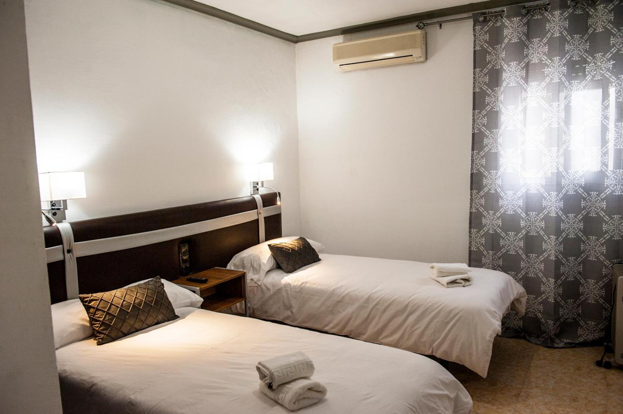 Hostal Las Palomas Lucena Exteriör bild